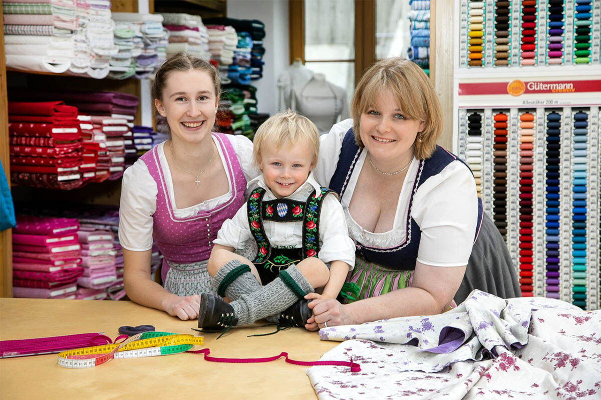 Meisteratelier Kirchmayr | Maßschneiderei für Tracht – 82549 Königsdorf Meisteratelier Kirchmayr | Maßschneiderei für Tracht - 82549 Königsdorf