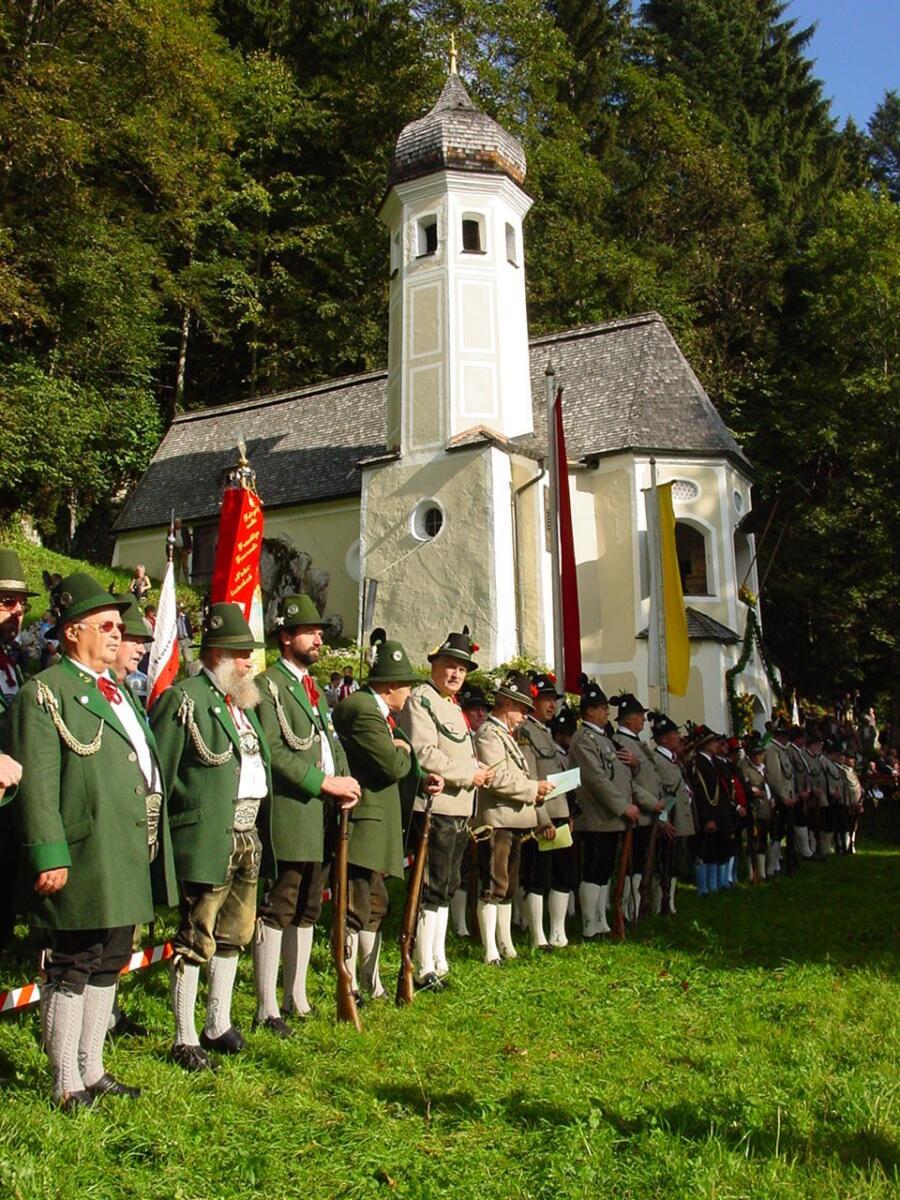 Bayerisch-tirolische Wallfahrt zum Ölberg in Sachrang